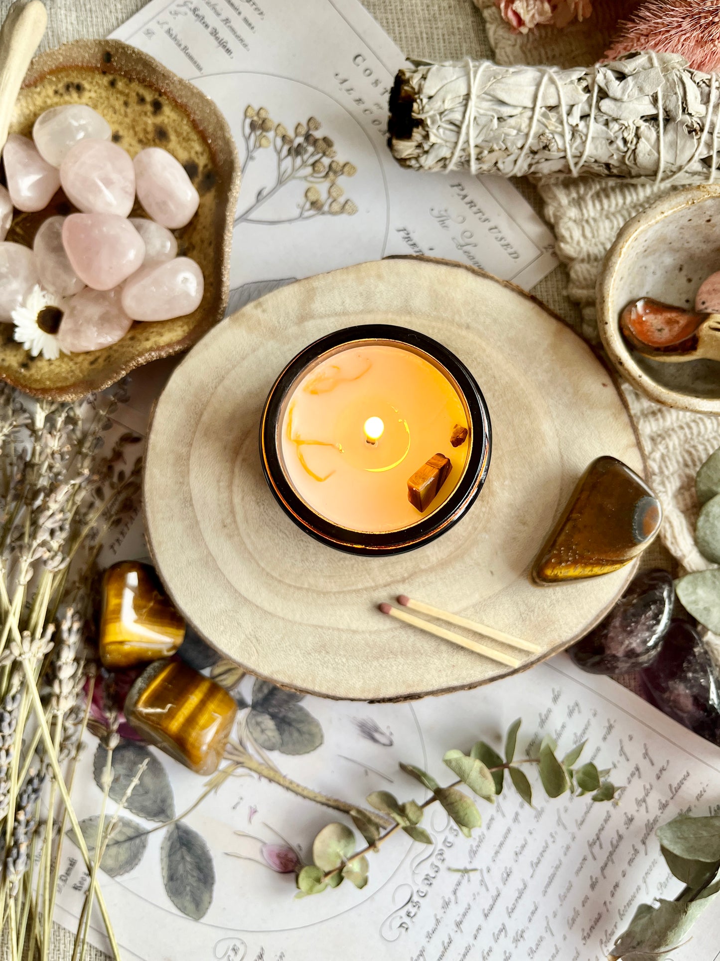 Uplifting aromatherapy candle