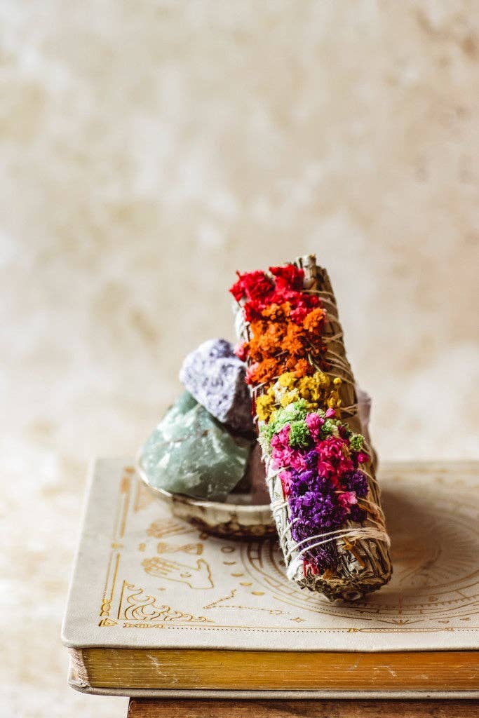 White Sage & 7 Chakra petals - Smudge Stick