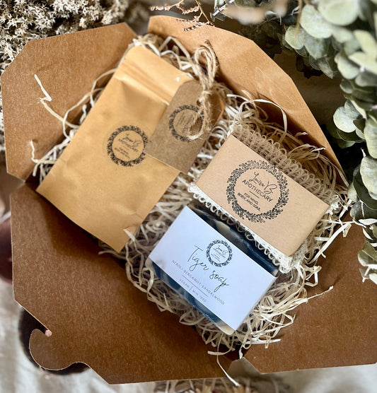 Soap, sisal and bath salts gift set