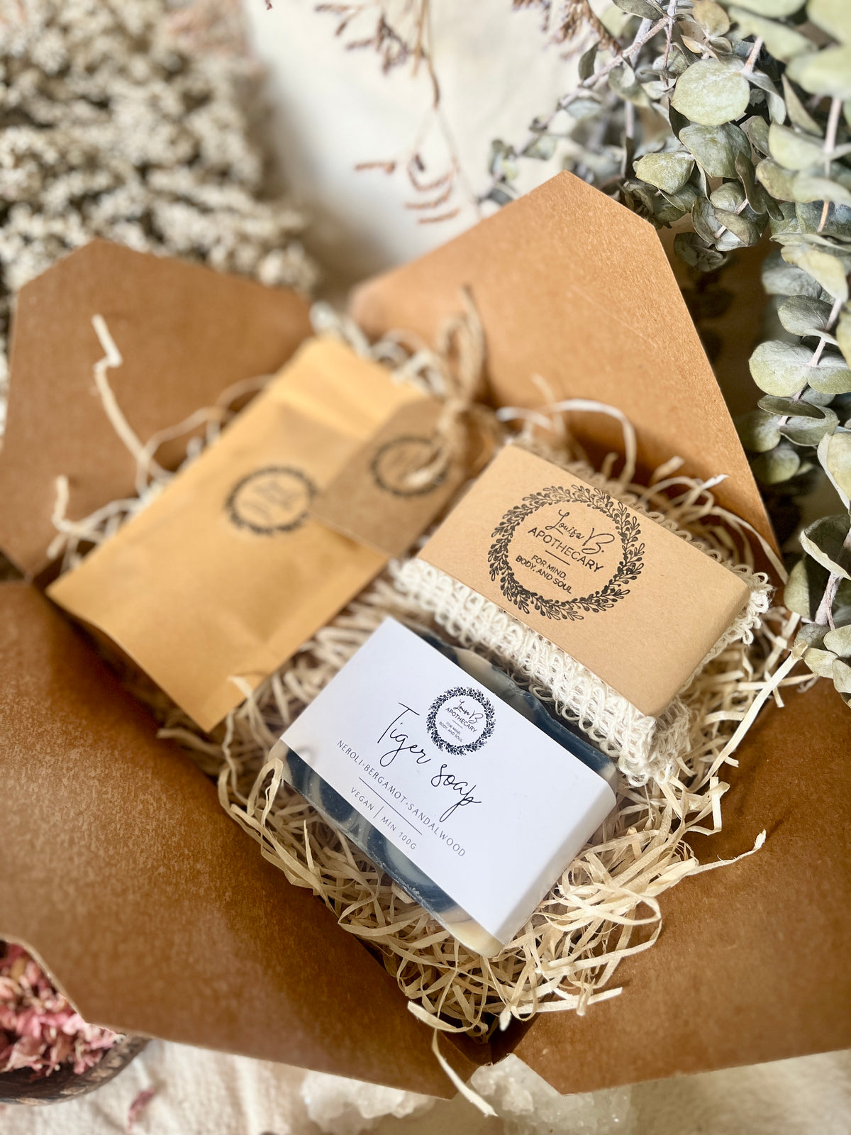 Soap, sisal and bath salts gift set